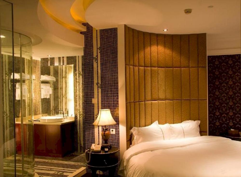 Manhattan Jinling Hotel Shanghai Exterior foto